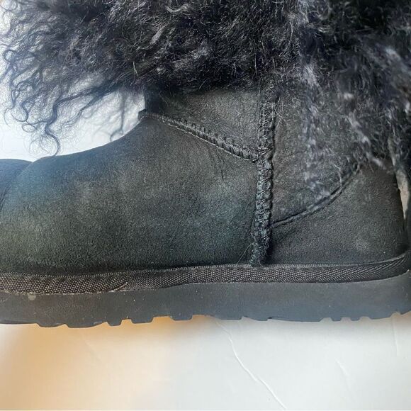 Ugg Black Mongolian Sheepskin Short Cuff Fluffy Mama Boots Size 6 - Picture 9 of 14